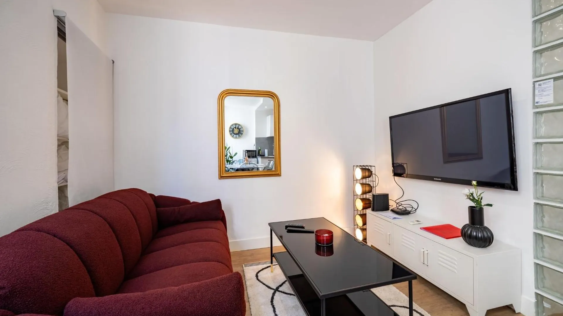 Apartment Cannes Authentique, Hypercentre, A 1 Minute De La Mer Et 5 Minutes Du Palais
