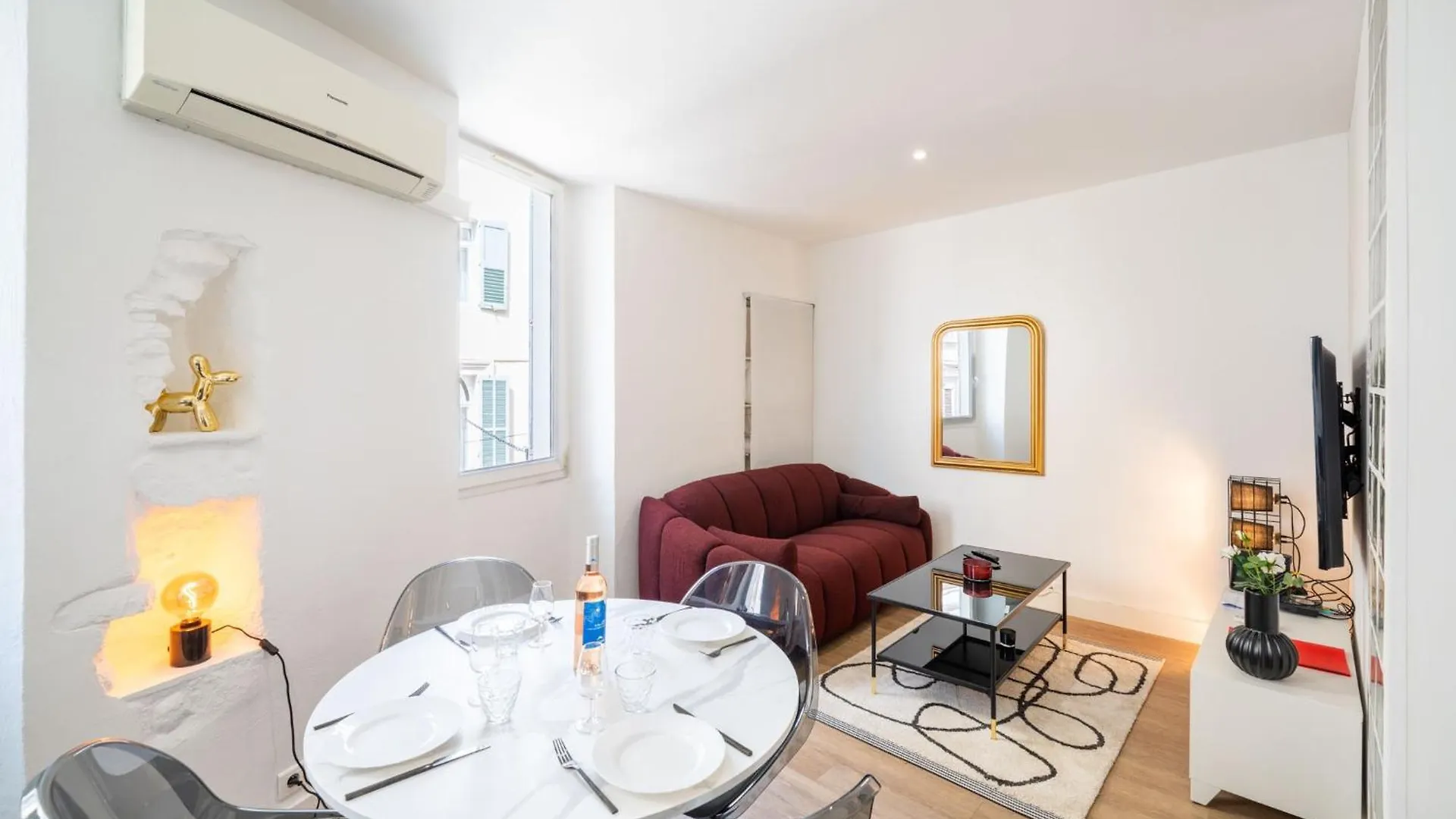 Cannes Authentique, Hypercentre, A 1 Minute De La Mer Et 5 Minutes Du Palais 0*,  フランス